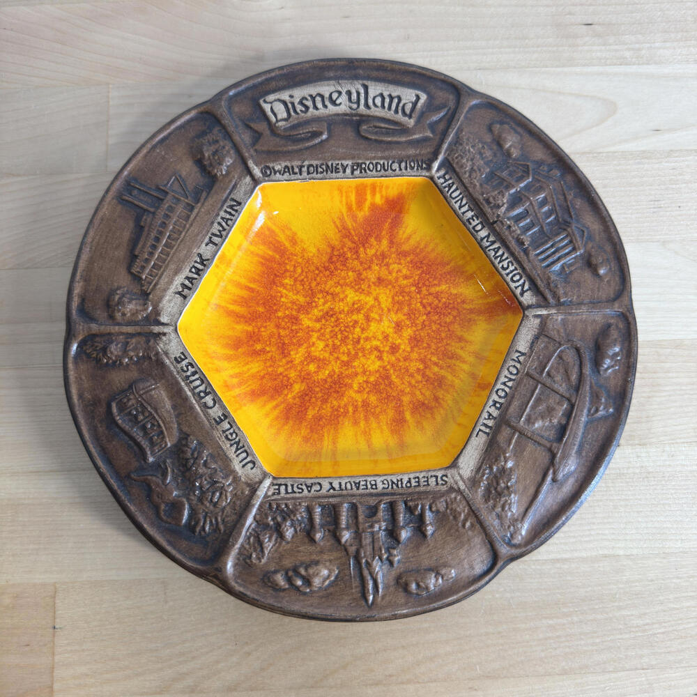 Vintage Walt Disney‎ World Souvenir Ceramic Plate Ashtray Dish Plate Rides USA